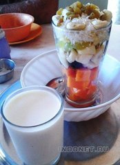 Фруктовый салат в кафе Према, Гокарна, Индия