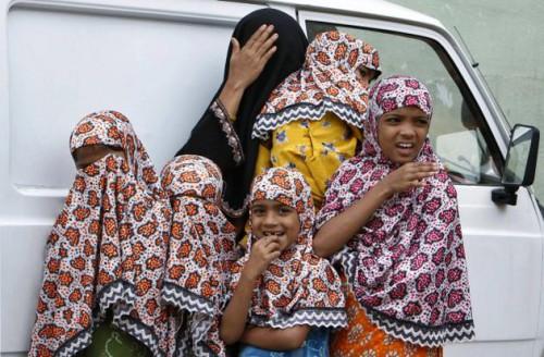 Мусульманская женщина с дочерями. Бангалор,  южная Индия, фото thehindu.com
